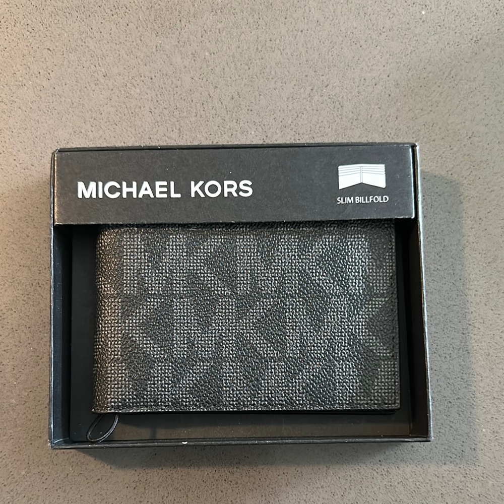 Michael Kors Gray card Holder/wallet